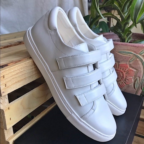 Price firm- Kenneth Cole Kingcro Sneakers - Picture 2 of 15